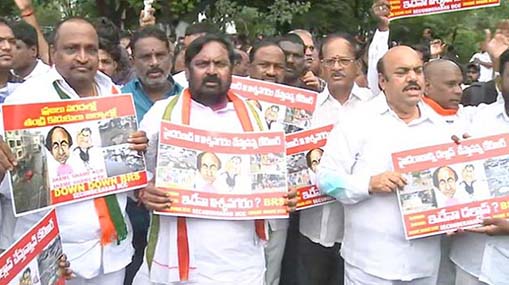 Godavari Flood News: లంక గ్రామాలకు ముంపు ముప్పు.. గోదావరి ఉగ్రరూపం.. రెండో ప్రమాద హెచ్చరిక..