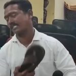 Councillor: చెప్పుతో కొట్టుకున్న కౌన్సిలర్.. వీడియో వైరల్..
