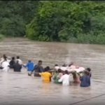 Siddipet News: వాగులో అంతిమయాత్ర.. హరీశ్‌రావు ఇలాఖాలో అవస్థలు..