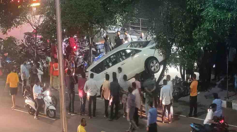 Ambati: ఢిల్లీకి బ్రో!.. పవన్ రెమ్యునరేషన్‌పై అంబటి ఫిర్యాదు!!