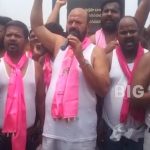 BRS news today : చొక్కా విప్పి ఎమ్మెల్యే రచ్చ.. ‘ముత్తిరెడ్డి వర్సెస్ పల్లా’.. వార్ పీక్స్..