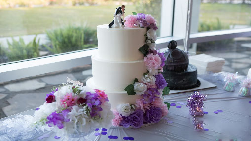 Wedding Cakes: తియ్యని జ్ఞాపకంగా.. పెళ్లికూతురు కేకులు..
