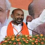 Adilabad Janagarjana Sabha : కేసీఆర్ నా గురువు.. వాళ్లని బట్టలూడదీసి కొడతామన్న బండి సంజయ్
