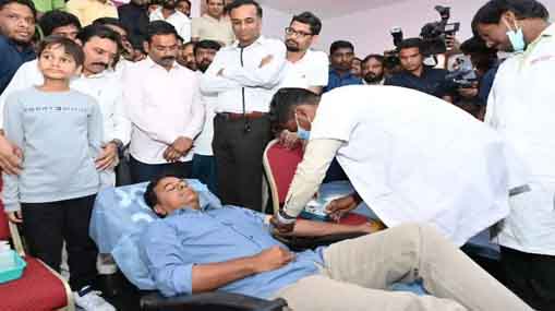 Btech Ravi :  2వారాలుగా రిమాండ్ ఖైదీ.. ఎట్టకేలకు బీటెక్‌ రవికి బెయిల్‌ ..