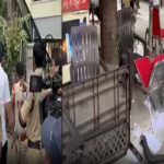 Manikonda polling violence : మణికొండ పోలింగ్ బూత్ వద్ద ఉద్రిక్తత.. కుర్చీలు, టేబుళ్లు⁬ ధ్వంసం!
