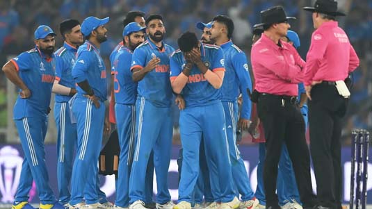 Ind vs Aus : బుమ్రా, షమీ దూకుడు.. ఆసీస్ 3 వికెట్లు డౌన్..
