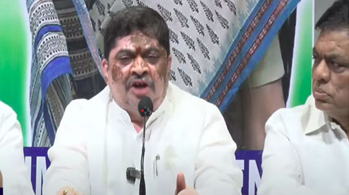 Ponnam Prabhakar:  బంగారు తెలంగాణ చేసుంటే.. ప్రజావాణికి ప్రజలు బారులు ఎందుకు తీరుతారు ..?