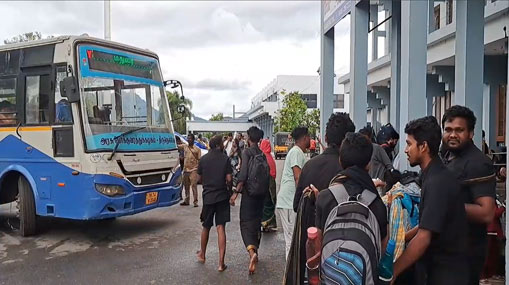 Tamil Nadu : తమిళనాడులో భారీ వర్షాలు.. కేరళకు నిలిచిపోయిన రాకపోకలు..
