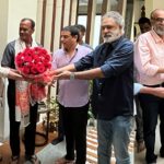 Tollywood Producers: కోమటిరెడ్డితో సినీ ప్రముఖుల భేటీ.. చిత్ర పరిశ్రమ అభివృద్దికి కృషి చేస్తానని మంత్రి హామీ..