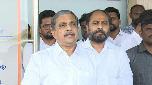 Sajjala Ramakrishna reddy :  కేంద్రానికి ఎందుకు లేఖ రాశారు? చంద్రబాబుపై సజ్జల ఫైర్..