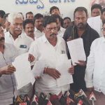 Repalle : వైసీపీలో ముసలం.. 150 మంది పార్టీకి రాజీనామా..