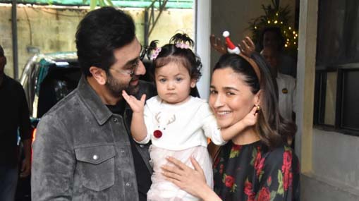 Alia - Ranbir : మొదటిసారి మీడియాకి కూతురి ఫేస్ చూపించిన రణబీర్ .. ఆలియా..