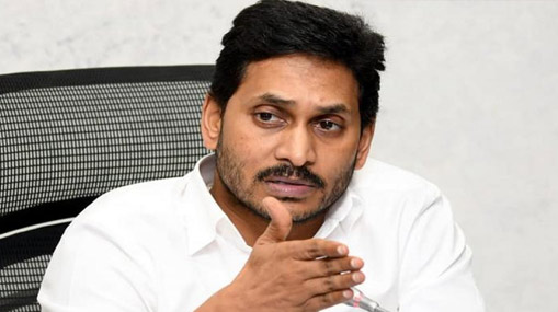 CM Revanth Reddy : స్వయంగా వినతి పత్రాలు స్వీకరణ.. సమస్యలను పరిష్కరిస్తామని సీఎం హామీ..