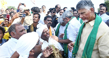 Employer beats Dalit | వేతనం అడిగినందుకు దళిత యువకుడి నోట్లో చెప్పులు పెట్టి..
