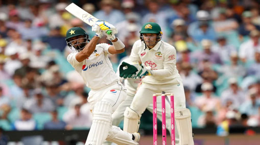 AUS vs PAK :  పాక్ బౌలర్ బ్యాట్‌తో విధ్వంసం.. కమిన్స్‌కు ఐదు వికెట్లు..