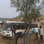 TSRTC Bus Crashed : బ్రేక్స్ ఫెయిల్.. పొదల్లోకి దూసుకెళ్లిన బస్సు..