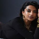 Meenakshi Chaudhary: పాన్ ఇండియా సినిమాలో ఛాన్స్ కొట్టేసిన మీనాక్షి చౌదరి..!