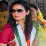 Mahua Moitra : మహువా  మొయిత్రా ఇంటికి అధికారులు.. అప్పటికే  బంగ్లా ఖాళీ చేసిన టీఎంసీ నేత..