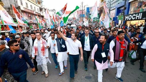 Mukesh Ambani : నెట్టింట్లో వైరల్ అవుతోన్న అంబానీ ఇంటి ఫొటోలు.. అంతా రామమయం..