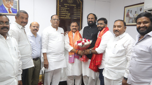 MLC's Oath : ఎమ్మెల్సీలుగా మహేశ్‌ కుమార్ గౌడ్, బల్మూరి వెంకట్‌ ప్రమాణ స్వీకారం.. నేతలు అభినందలు..
