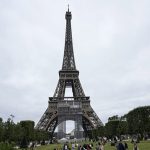 Eiffel Tower : మూతపడిన ఈఫిల్ టవర్..!