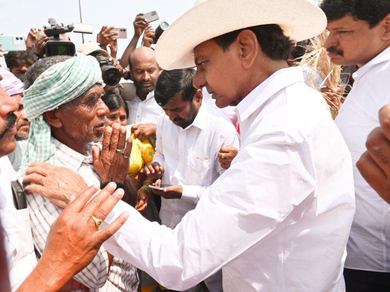 AP Officers: ఆఫీసర్లూ.. చూపించిన భక్తి చాలు.. ఈసీ ఉంది జాగ్రత్త..!