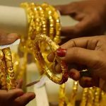 Today Gold and Silver Rates: పసిడి ప్రియులకు పండగే.. బంగారం ధర మళ్లీ తగ్గిందోచ్..