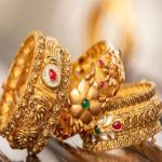 Gold Rate Today: స్వల్ప ఊరట.. స్థిరంగా బంగారం ధరలు.. 10 గ్రాములు ఎంతంటే..?