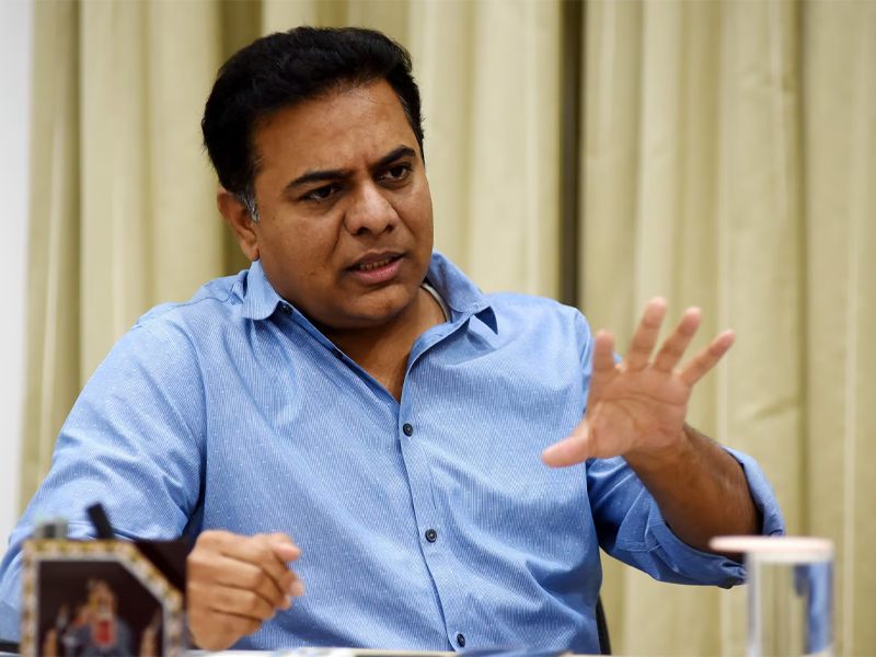 KTR Comments: రంజిత్, మహేందర్‌ ఆస్కార్ లెవల్ పెర్ఫార్మెన్స్.. కాళ్లు పట్టుకున్నా పార్టీలో చేర్చుకోం..