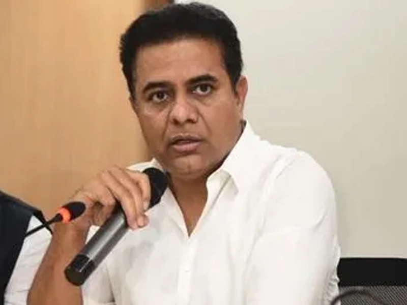 KTR Shocking Comments: పోరాట పంథాలో కథం తొక్కుదాం.. కేసీఆర్‌ని ప్రజలే కాపాడుకుంటారు.. కేటీఆర్ సంచలన ట్వీట్