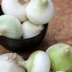 White Onion: తెల్ల ఉల్లిపాయతో అనేక ఆరోగ్య ప్రయోజనాలు.. గుండె జబ్బులకు చెక్..