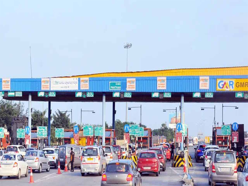 Toll Fees: వాహనదారులకు బిగ్ షాక్.. పెరిగిన టోల్ ఫీజులు..