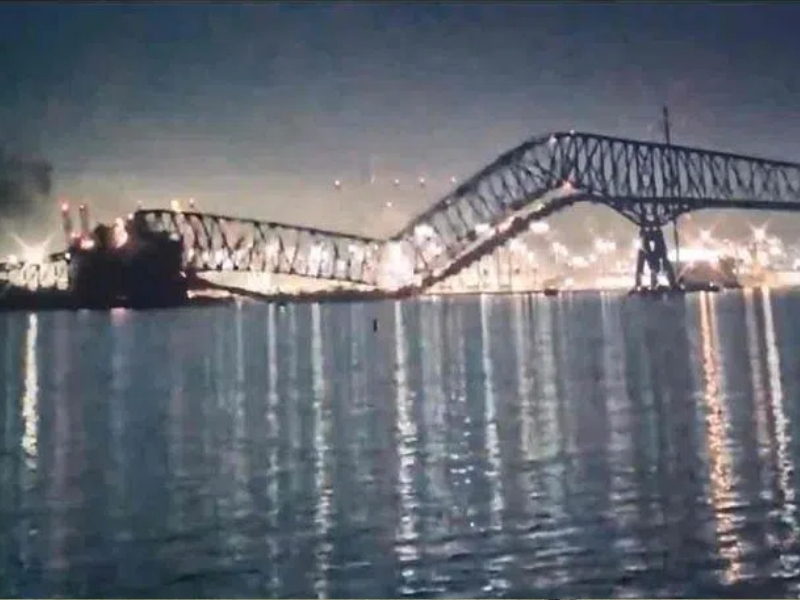 Bridge Collapse in America: ఘోర ప్రమాదం.. నౌక ఢీకొని ఒక్కసారిగా కుప్పకూలిన వంతెన!