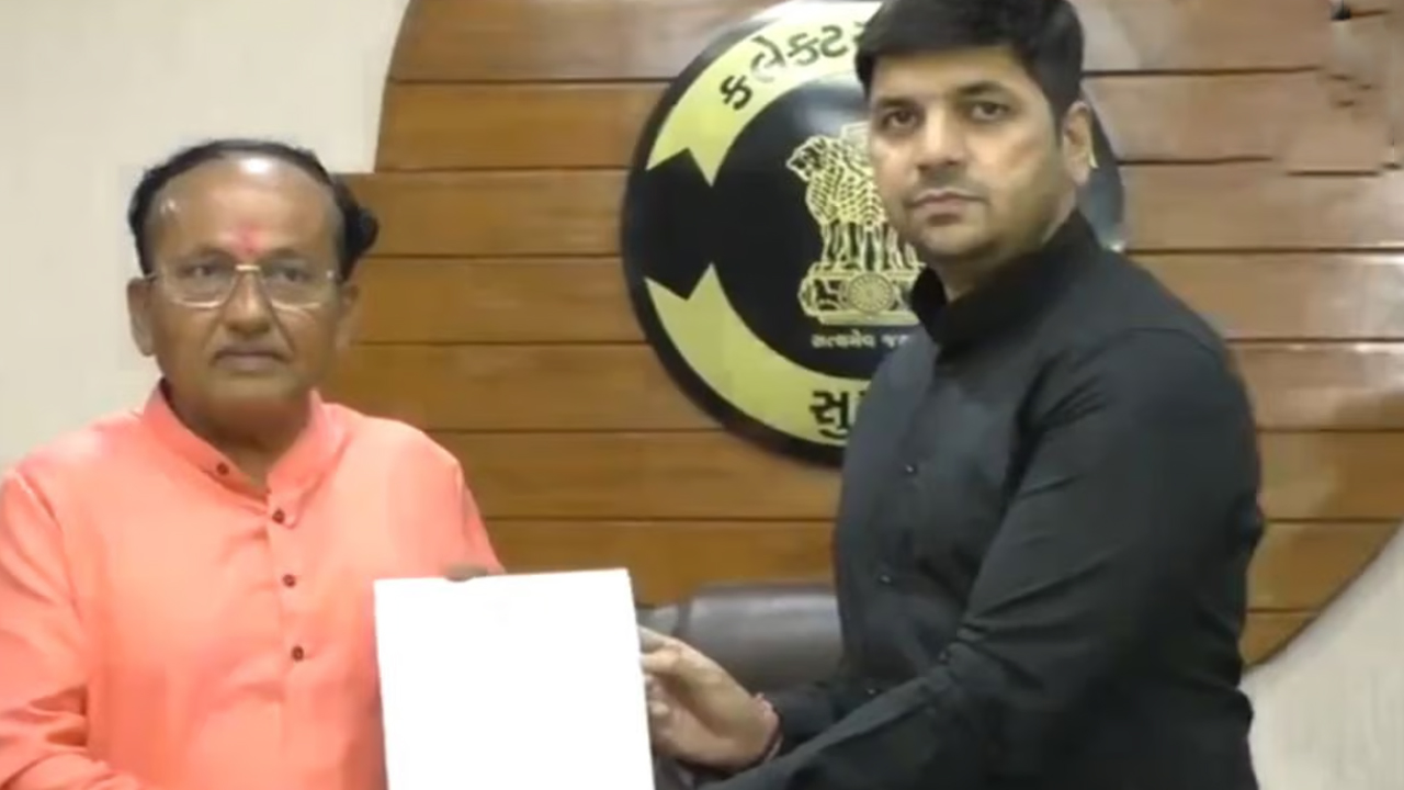 Surat Loksabha Seat: దేశంలో ఏకగ్రీవమైన తొలి లోక్‌సభ స్థానం.. బీణీ కొట్టిన బీజేపీ