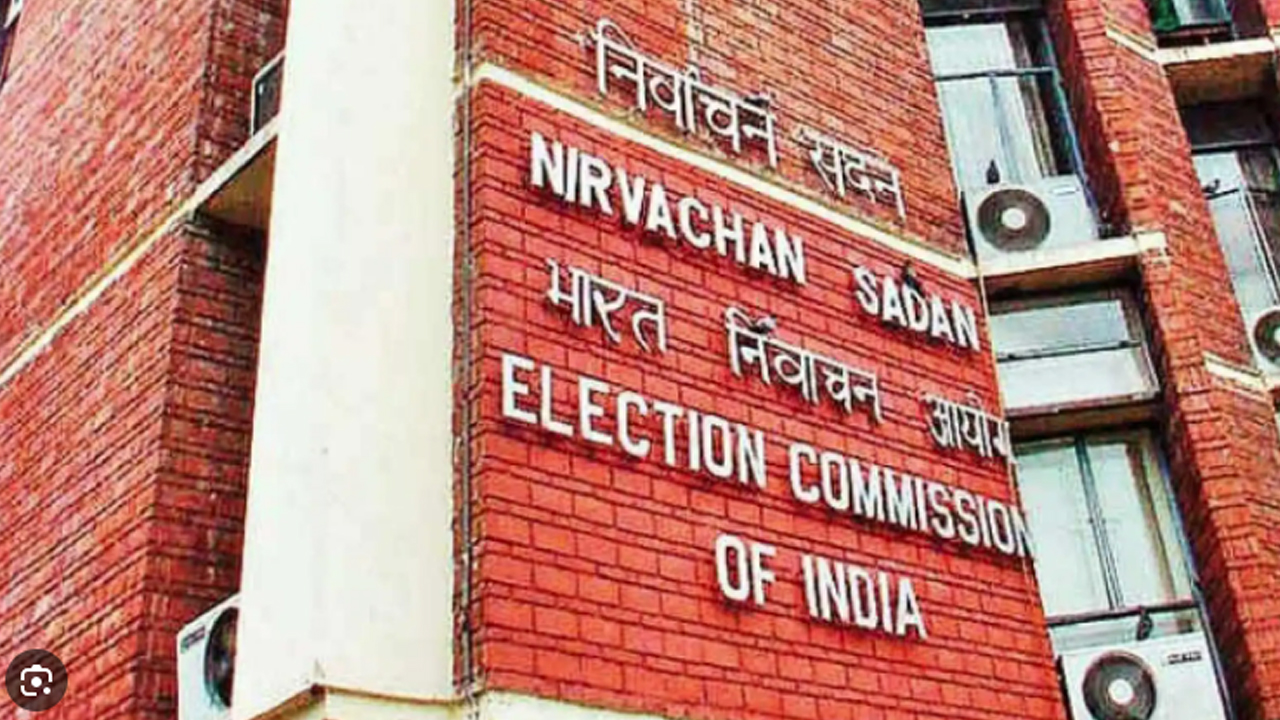 EC Focus on Top Officers: ఏపీపై కన్నేసిన ఈసీ... నెక్ట్స్ జాబితాలో వీళ్లిద్దరేనా..?