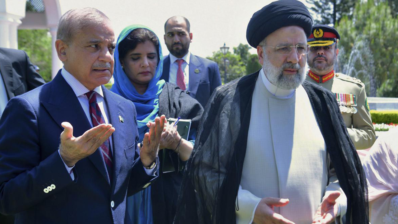 Raisi discuss sharif: మూడురోజుల టూర్, రిలేషన్స్, వాణిజ్యంపై దృష్టి..!