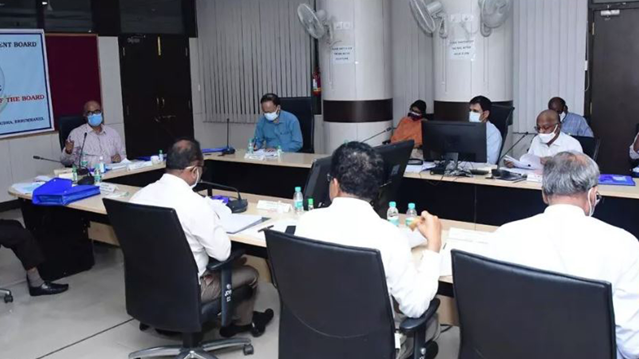 Aroori Ramesh: కావ్య 'కుల'కలం.. కడియం కావ్యపై ఆరూరి రమేష్ సంచలన వ్యాఖ్యలు