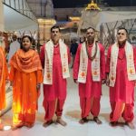 Kashi Vishwanath Temple: వివాదంలో యోగి సర్కార్.. అర్చకుల వేషధారణలో పోలీసులు
