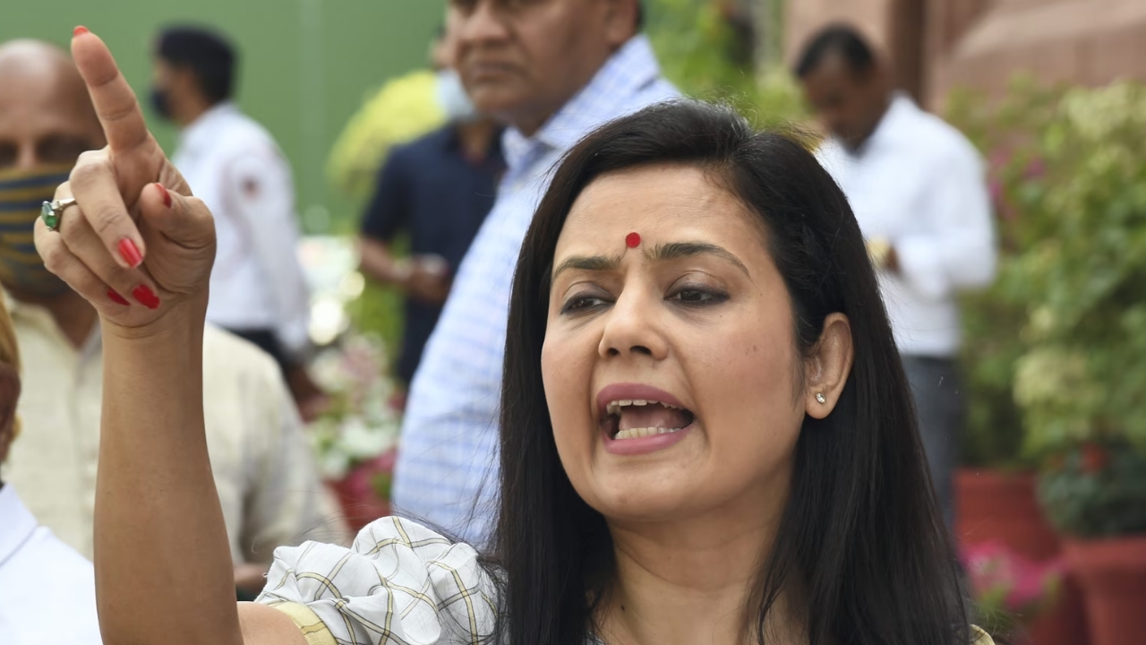 Mahua Moitra Controversial Comments: మరో వివాదంలో టీఎంసీ ఎంపీ మహువా మొయిత్రా.. మరీ ఇంత దారుణమా..!