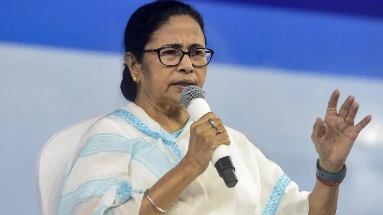 Mamata Banerjee: బంగ్లాదేశ్ సంక్షోభంపై బెంగాల్ సీఎం దీదీ కీలక వ్యాఖ్యలు