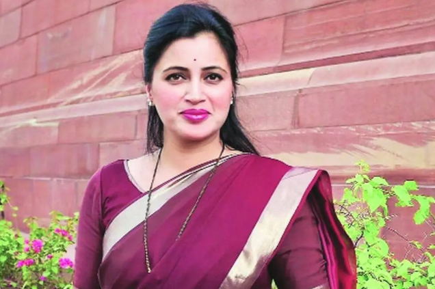 Navneet Kaur Comments on Modi: సంచలనంగా మారుతున్న నవనీత్ కౌర్ వ్యాఖ్యలు..! మోదీ పైనే!