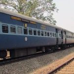 With out Ticket Journey in Train: టిక్కెట్టు లేకుండానే మహిళ రైలు ప్రయాణం.. పైగా తోటి ప్రయాణికులతో గొడవ