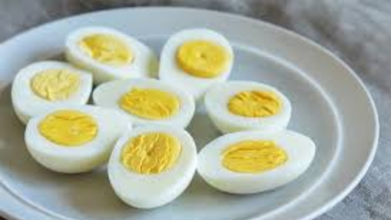 Eggs: చిన్న పిల్లలకు గుడ్డు ఎప్పటి నుంచి తినిపించాలో తెలుసా?