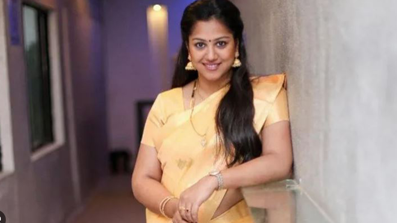 Actress Radha Attack on Realtor: రియల్టర్‌పై నటి రాధ దాడి.. బిట్ కాయిన్స్ వ్యవహారమేనా..?