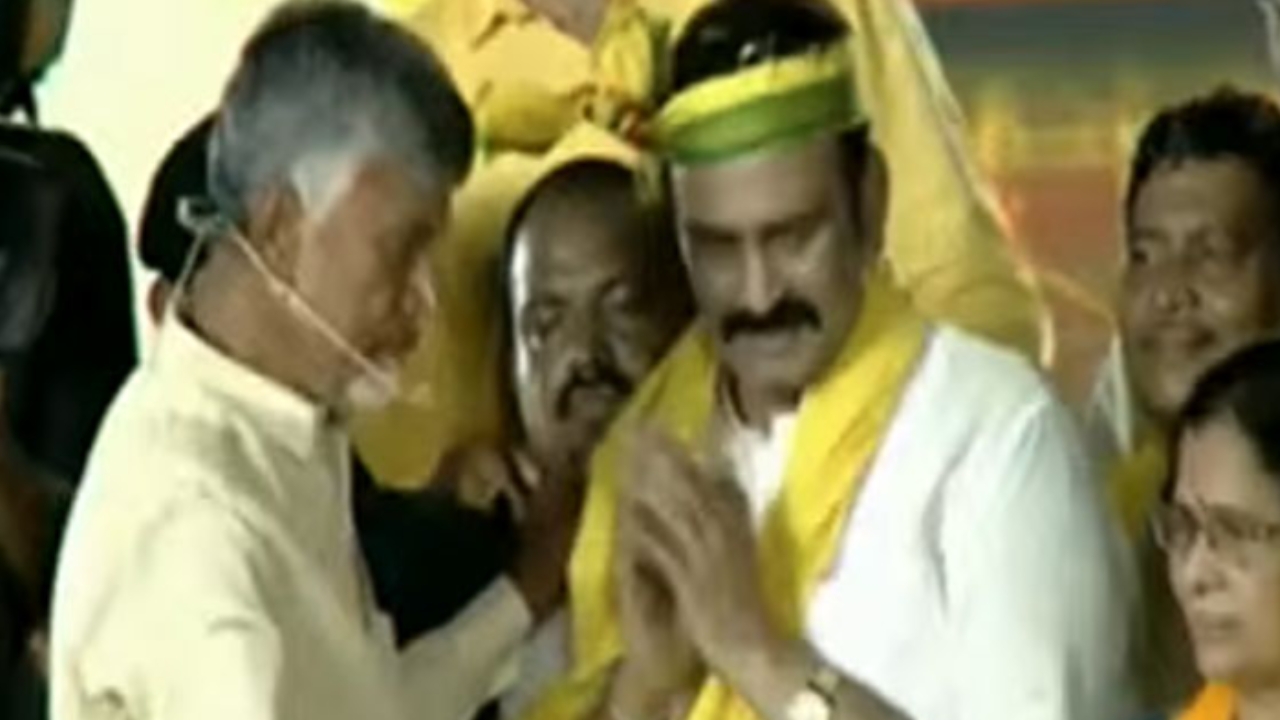 Rocking Rakesh: తండ్రి కాబోతున్న జబర్దస్త్ కమెడియన్.. అతని భార్య ఎవరో తెలుసా.. ?