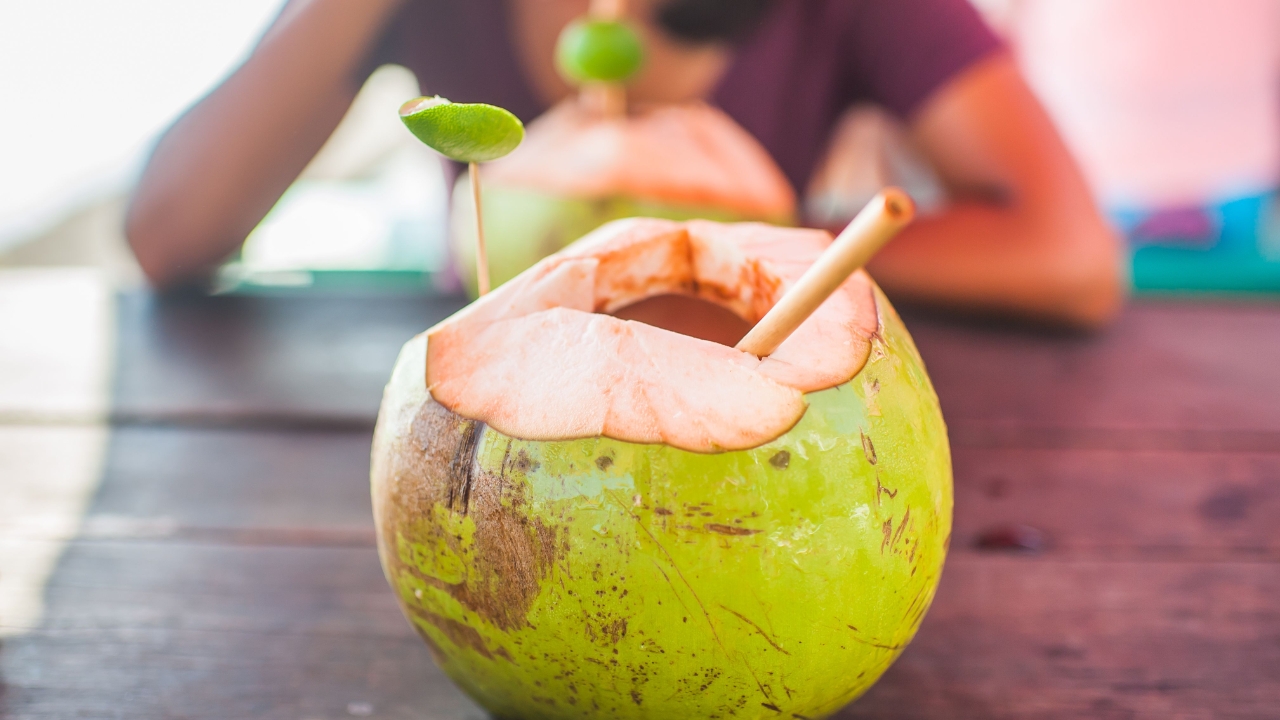 Coconut Water Side Effects: కొబ్బరి నీళ్లు మీ ఆరోగ్యానికి ఎంత ప్రమాదమో తెలుసా..?