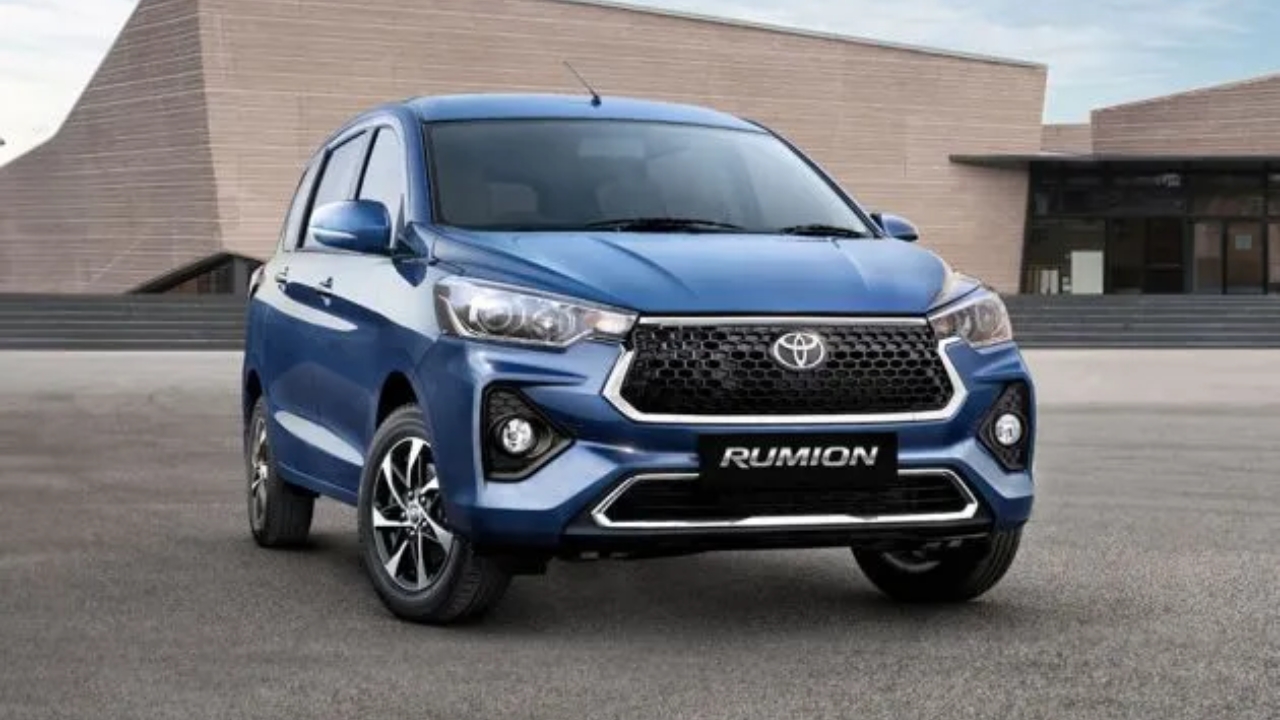 Toyota Rumion Launch: టయోటా రూమియన్ MVP వేరియంట్ లాంచ్.. ధర ఎంతంటే?