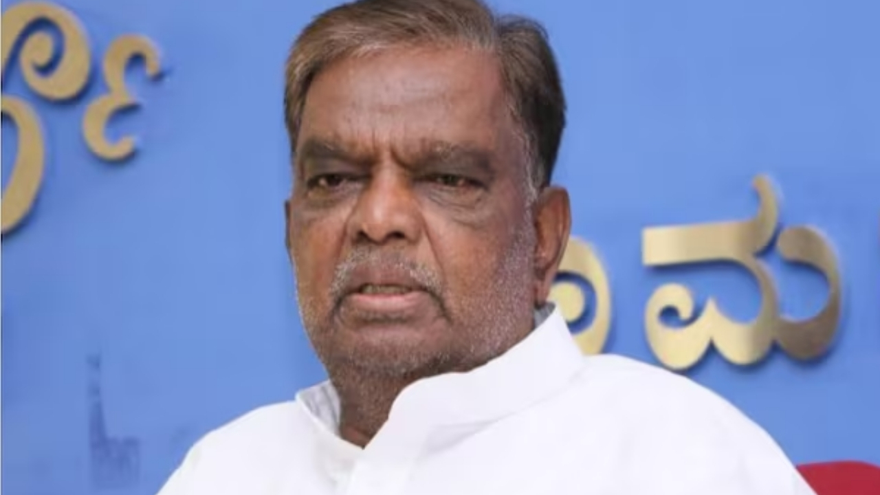 First Credit Card: మొదటి క్రెడిట్ కార్డు క్లోజ్ చేస్తున్నారా..? ప్రభావాలు.. ప్రత్యామ్నాయాల గురించి తెలుసుకోండి!