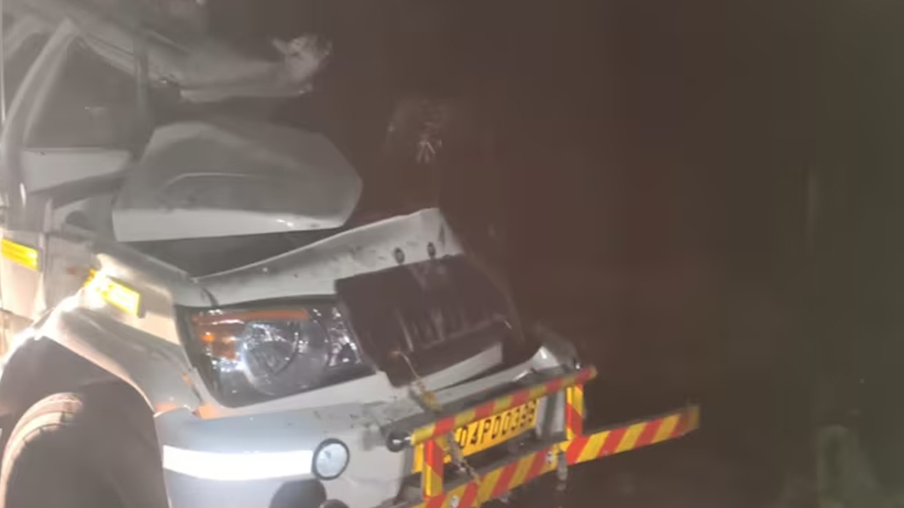 Chhattisgarh Road Accident : ఘోర రోడ్డుప్రమాదం.. 10 మంది మృతి, 23 మందికి గాయాలు