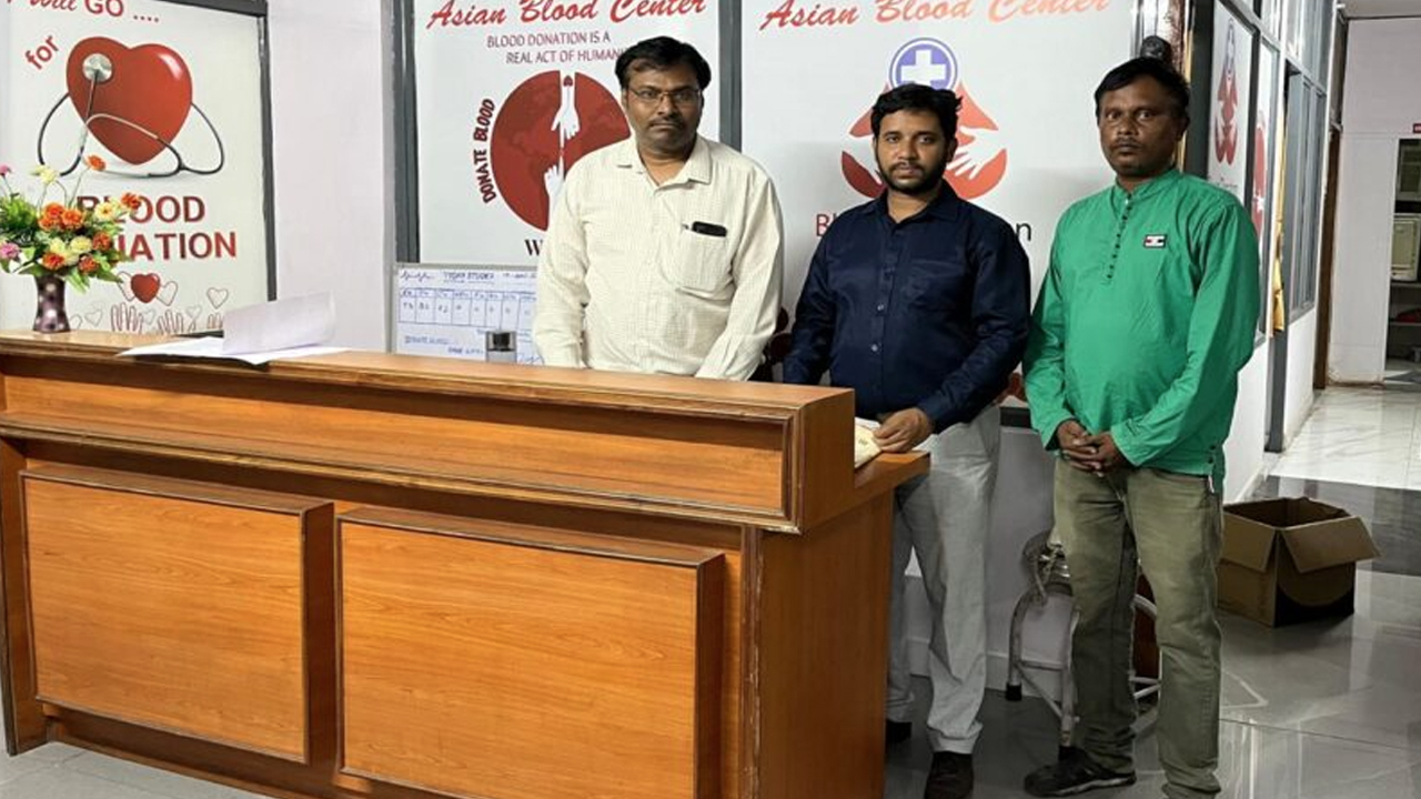 Medchal Asian Blood Centre: బ్లడ్ సెంటర్ లో అధికారుల తనిఖీలు.. RBC, ప్లాస్మా బ్యాగులు సీజ్!